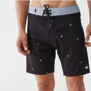 Bermuda Quiksilver Preto com Símbolos